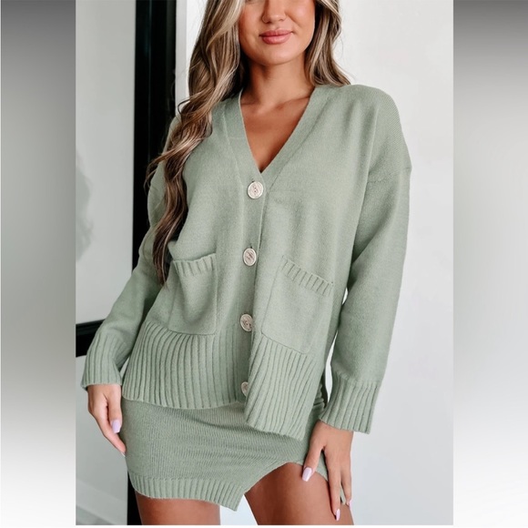 Cardigan - Picture 1 of 2